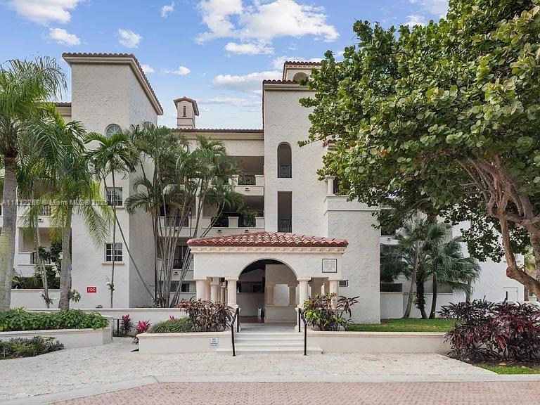 2124 Fisher Island Dr 2124