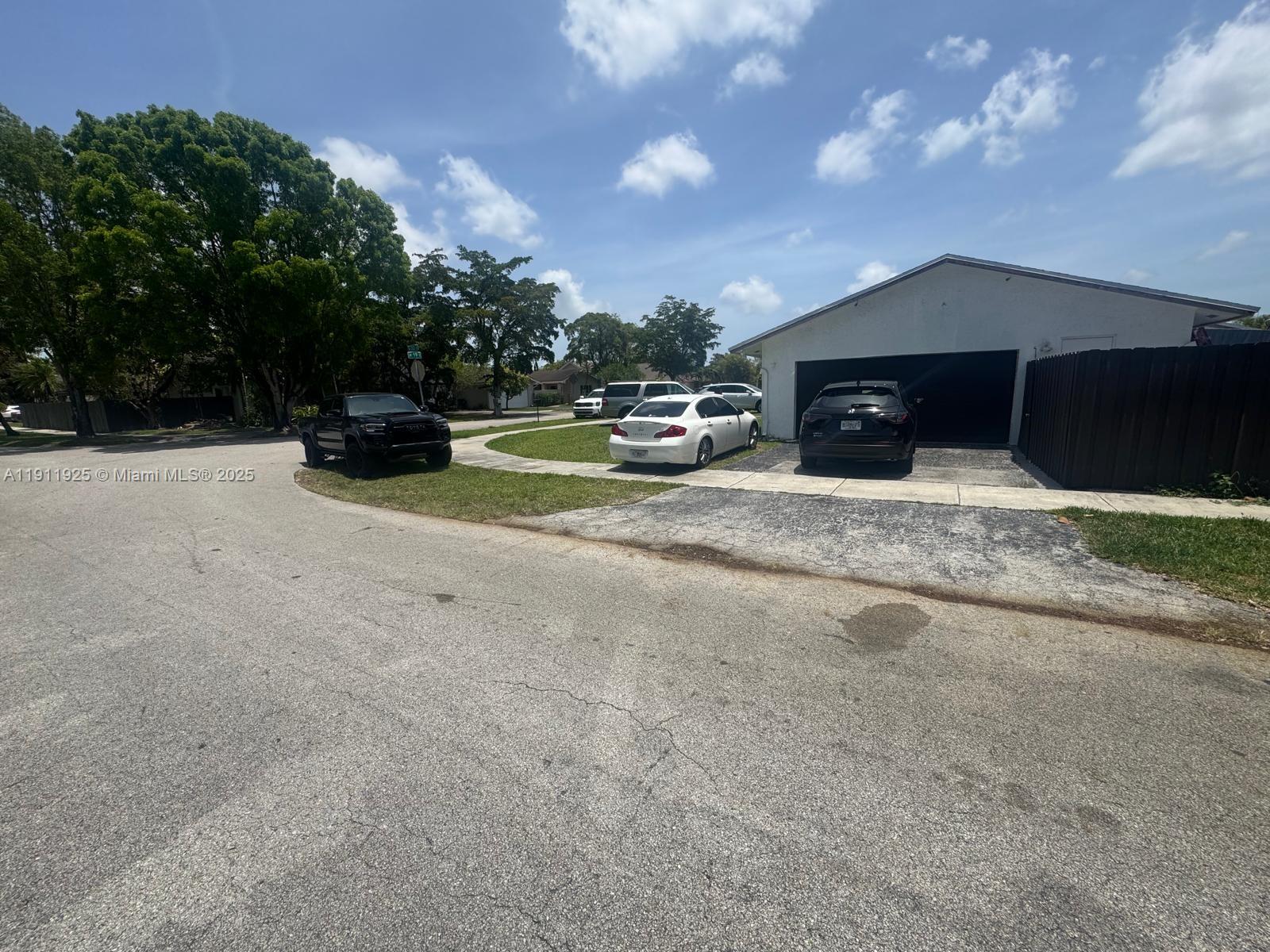 CALUSA CLUB ESTATES 4TH A - Residential