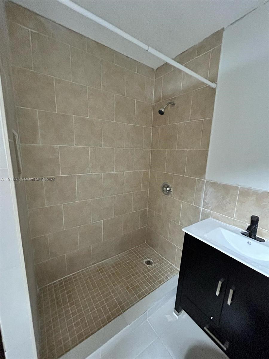 CALUSA CLUB ESTATES 4TH A - Residential