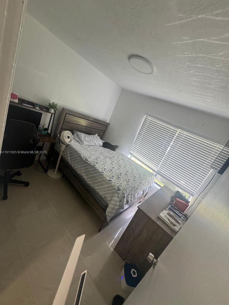 CALUSA CLUB ESTATES 4TH A - Residential