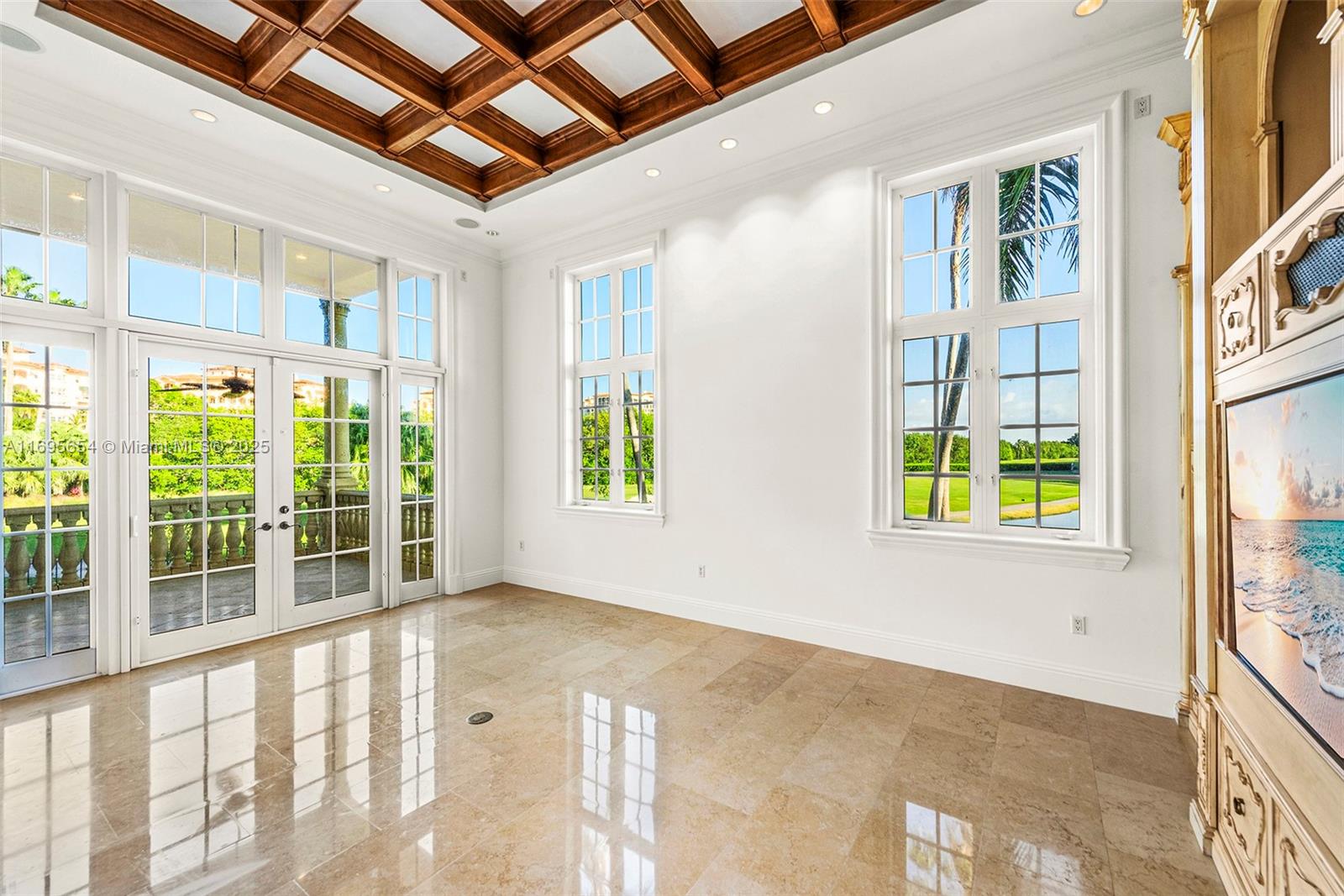 DEERING BAY ESTATES - Residential