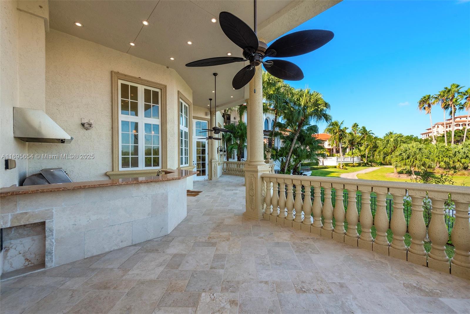 DEERING BAY ESTATES - Residential