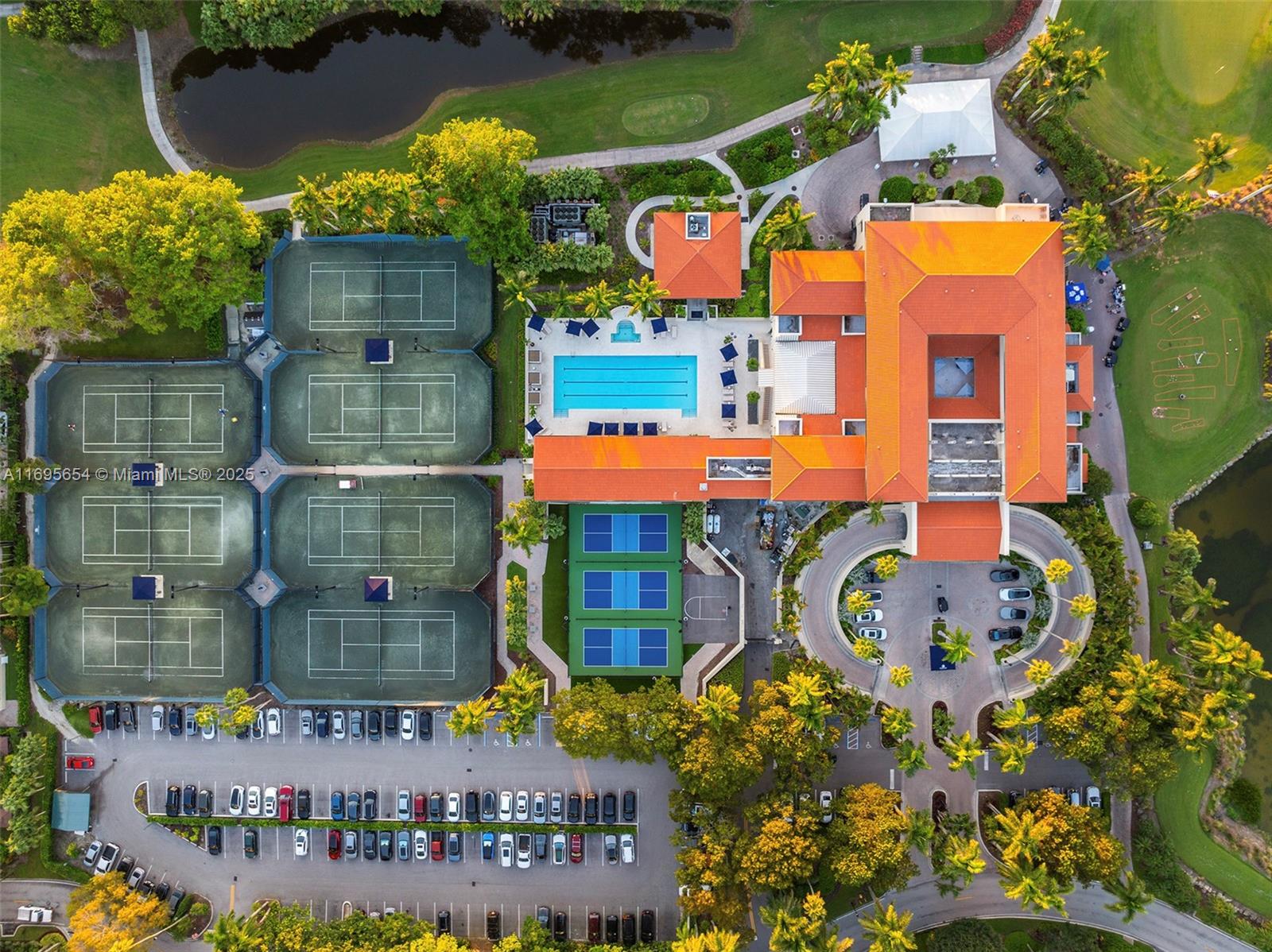 DEERING BAY ESTATES - Residential