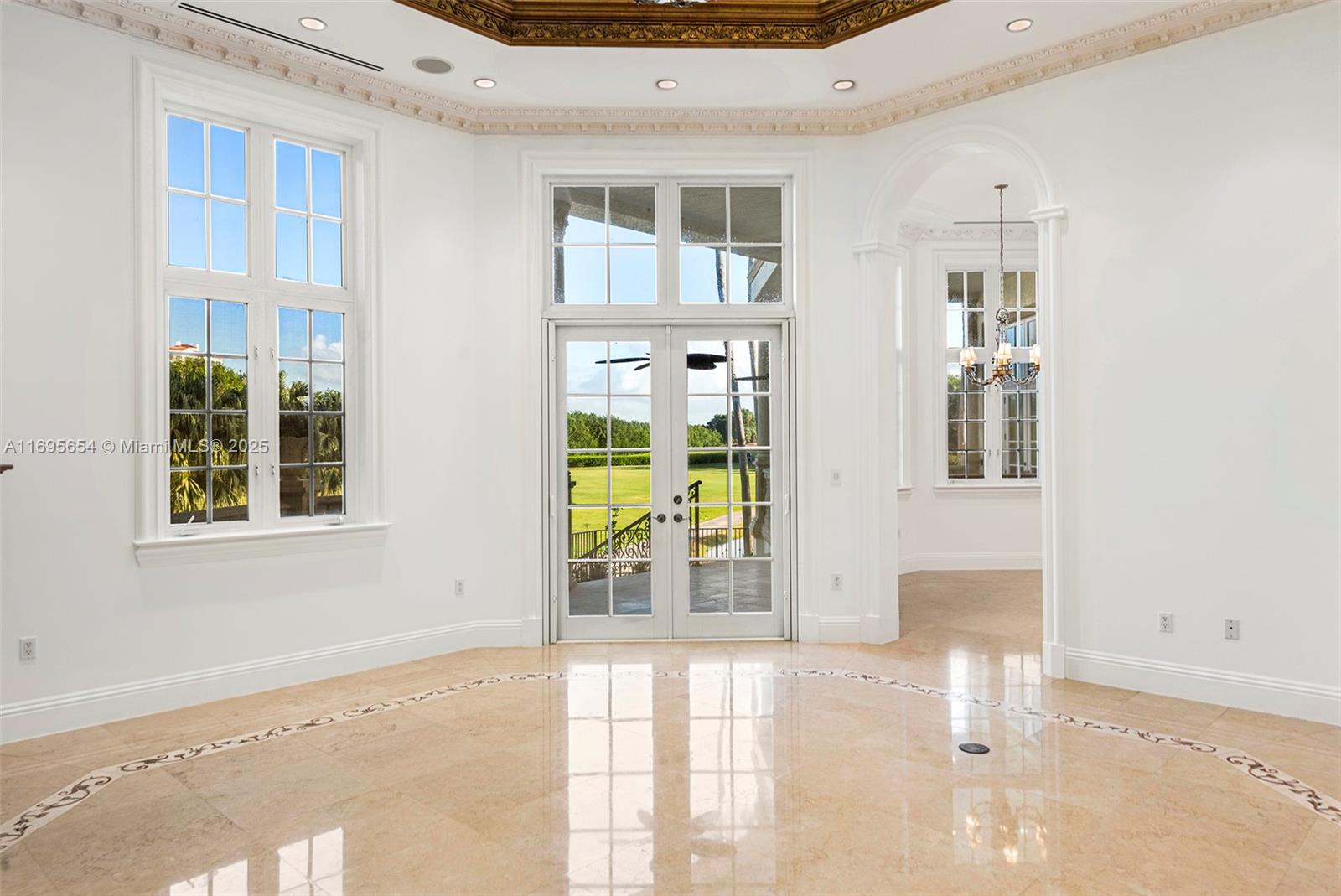 DEERING BAY ESTATES - Residential