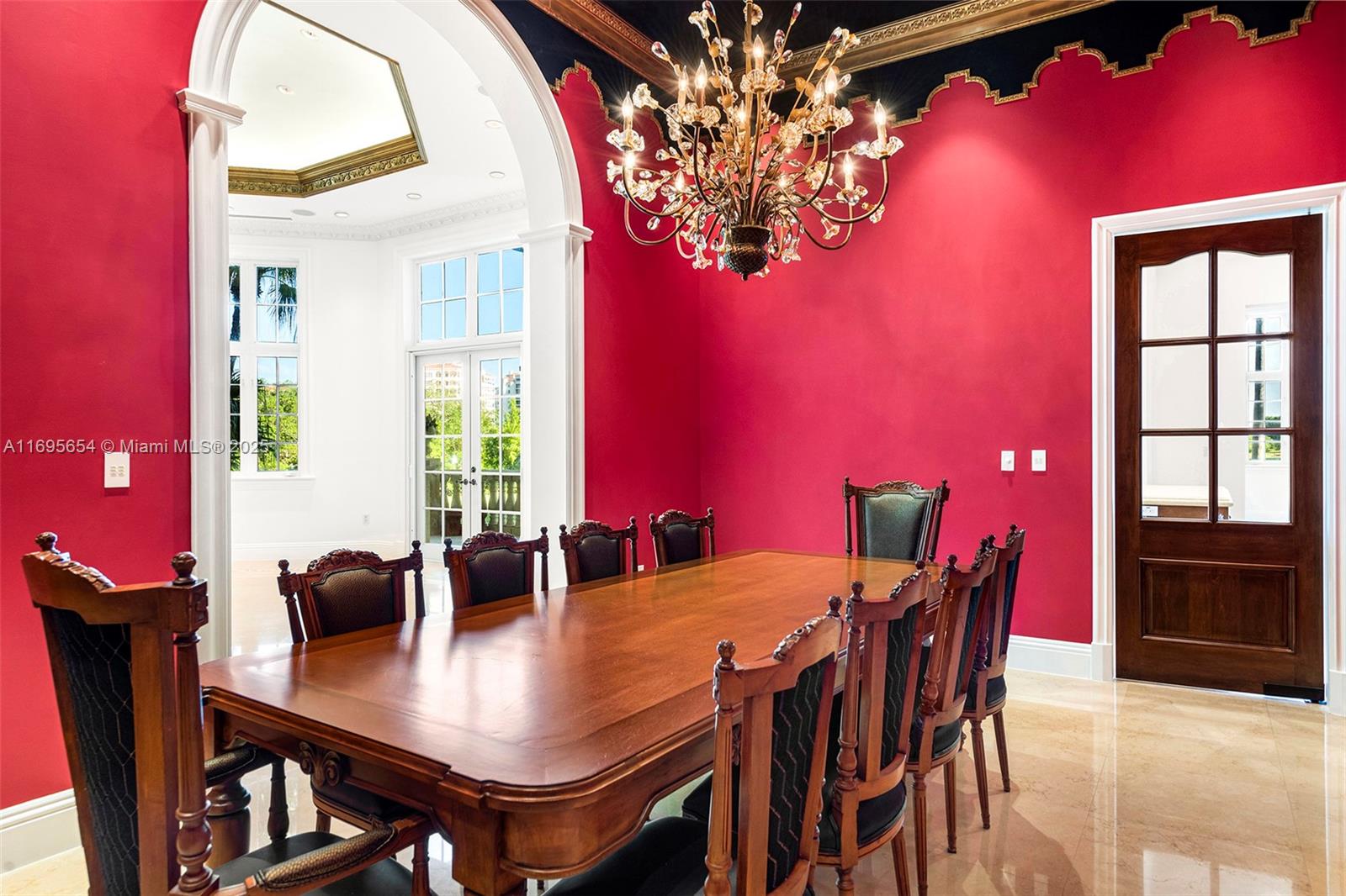 DEERING BAY ESTATES - Residential