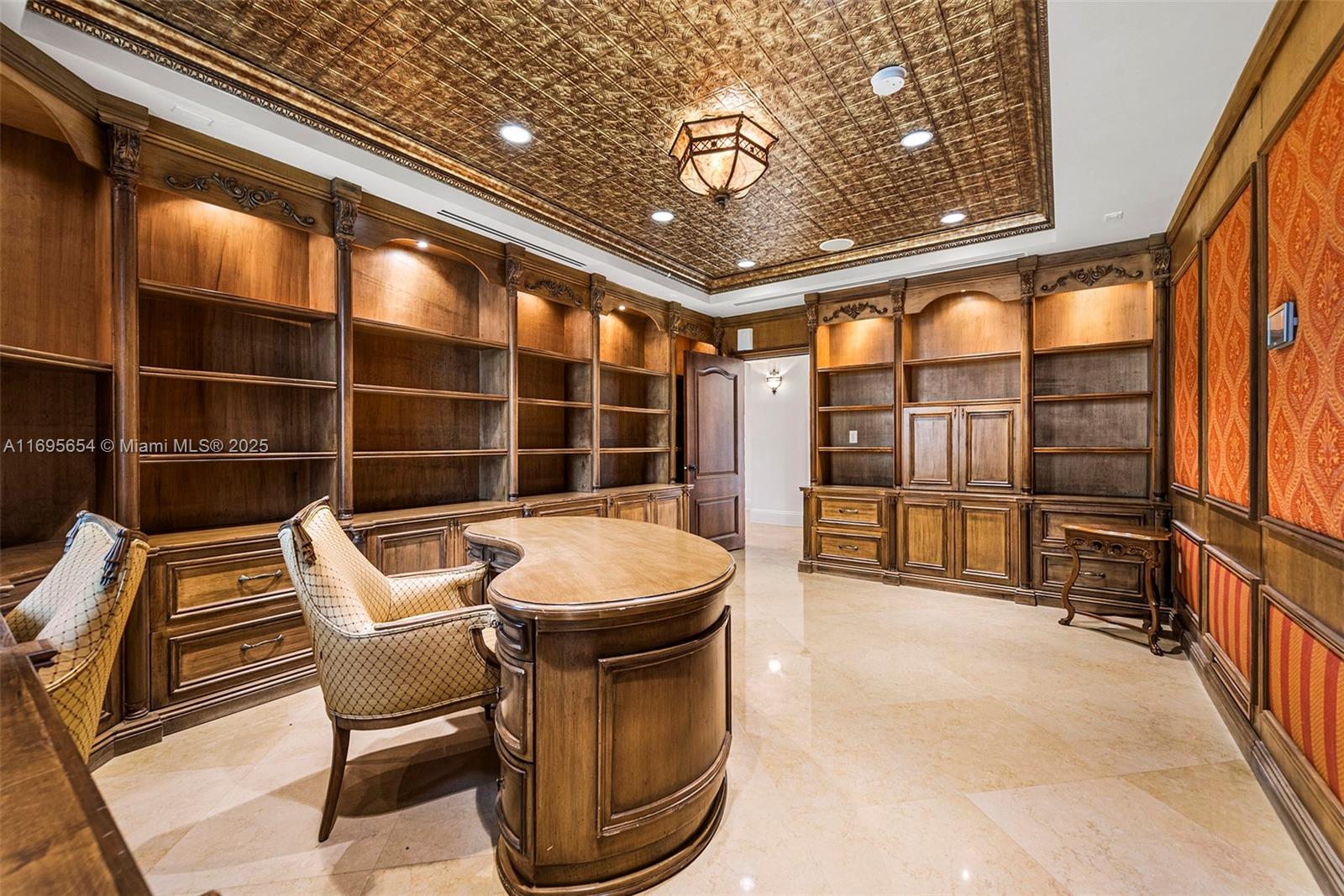 DEERING BAY ESTATES - Residential