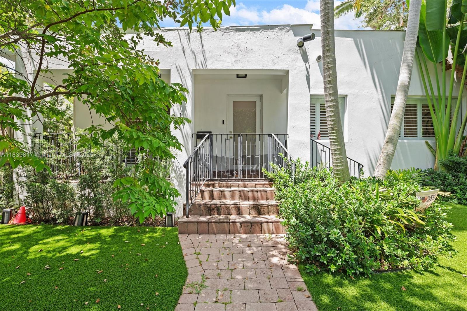 2511 Tequesta Ln