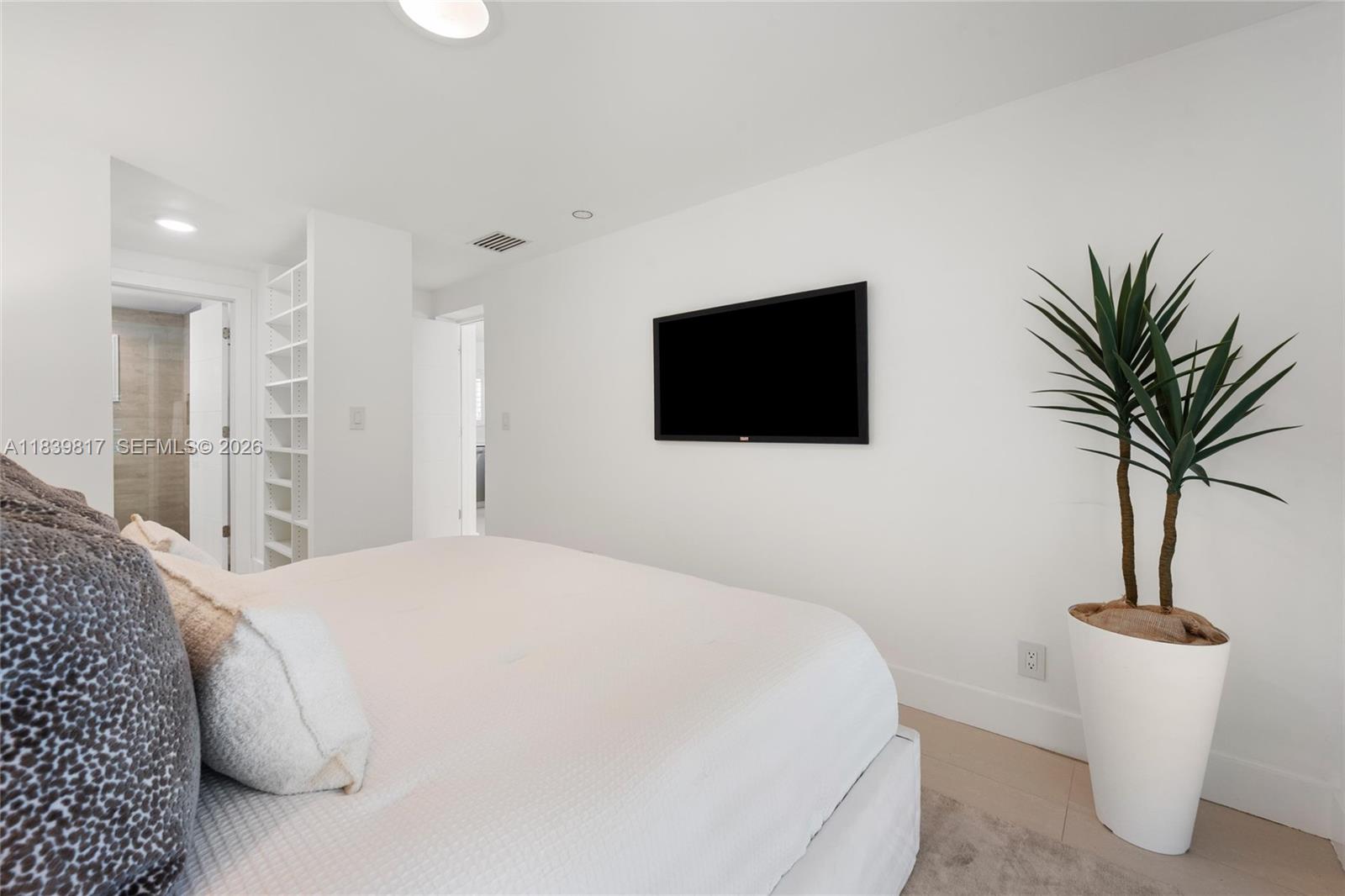 SILVER BLUFF BUSINESS CEN - Residential