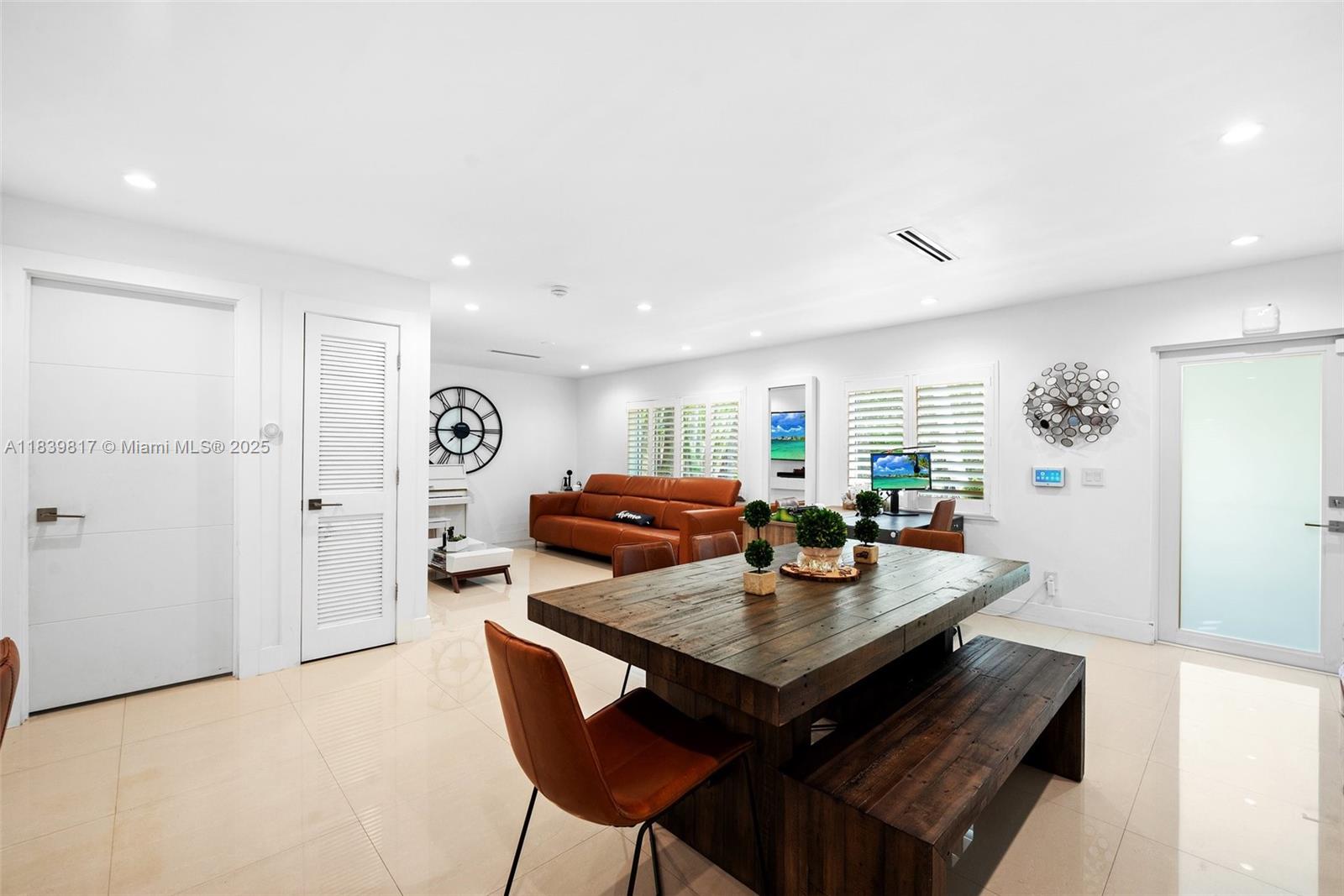 2511 Tequesta Ln