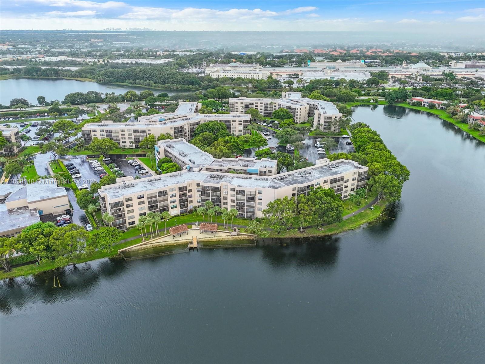 COLONY POINT 3 CONDO - Residential