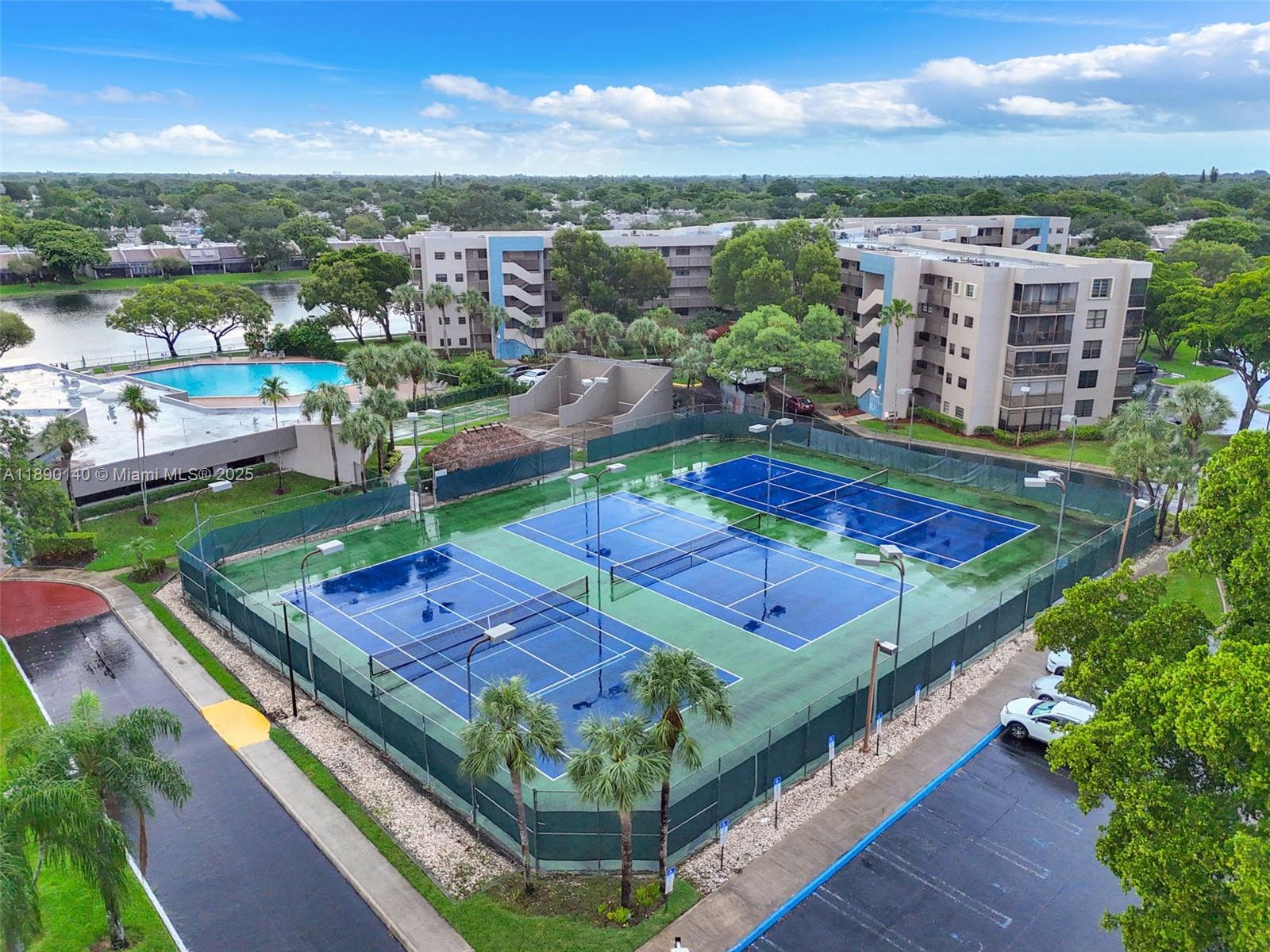 COLONY POINT 3 CONDO - Residential