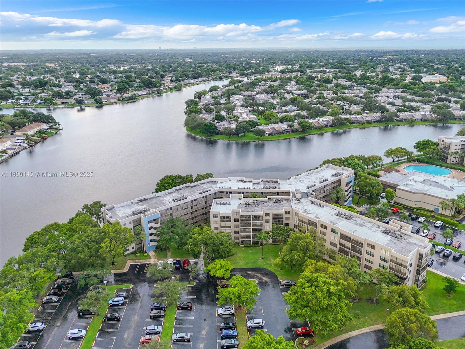 COLONY POINT 3 CONDO - Residential