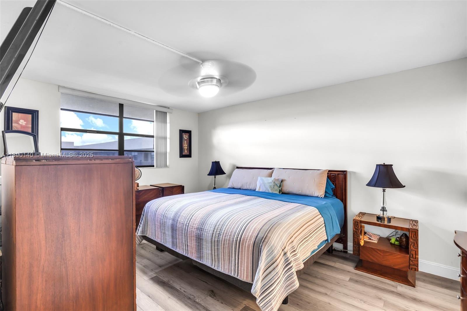 COLONY POINT 3 CONDO - Residential