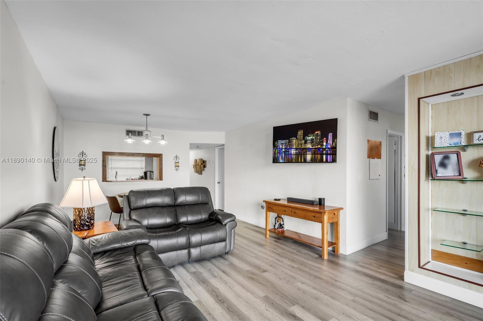 COLONY POINT 3 CONDO - Residential