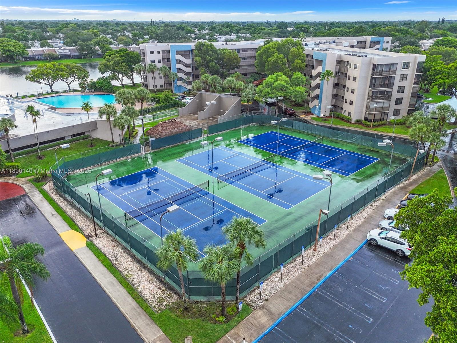 COLONY POINT 3 CONDO - Residential