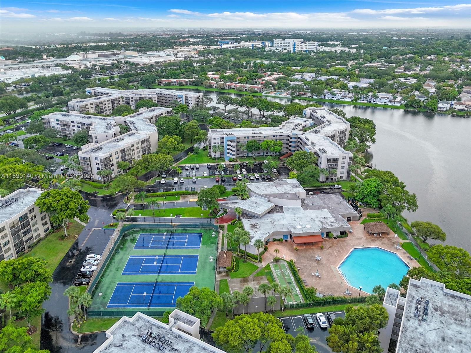 COLONY POINT 3 CONDO - Residential