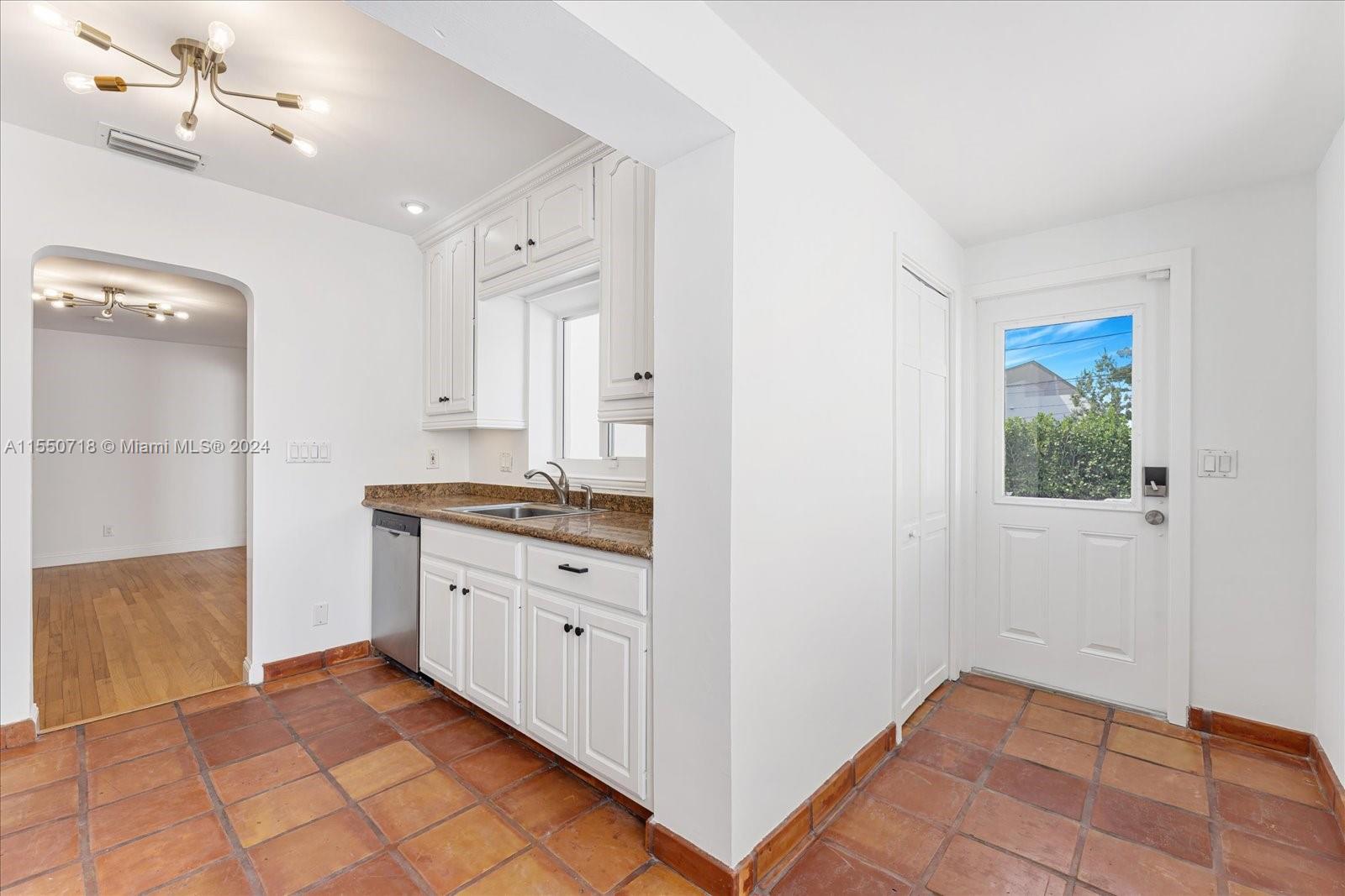 HOLMBERG & MC KEES - Residential Lease