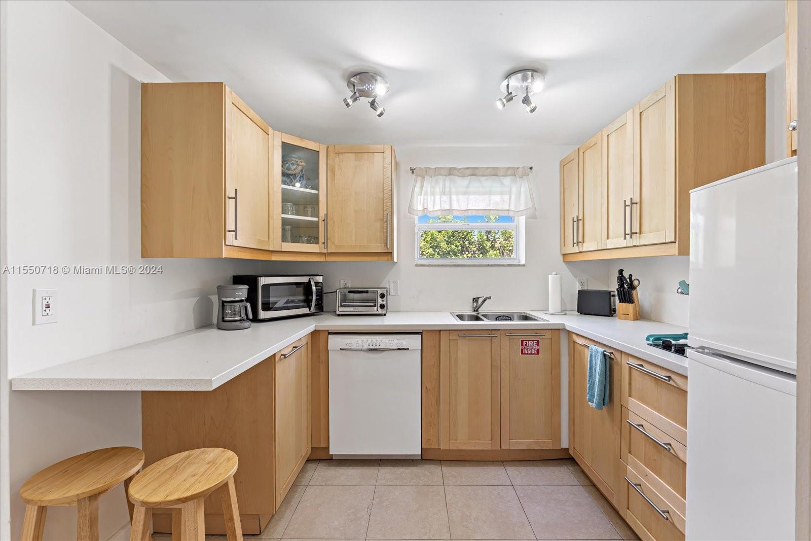 HOLMBERG & MC KEES - Residential Lease