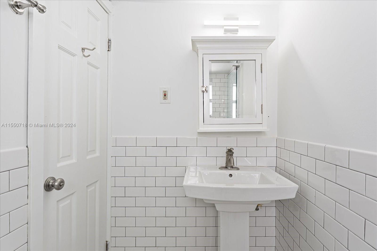 HOLMBERG & MC KEES - Residential Lease