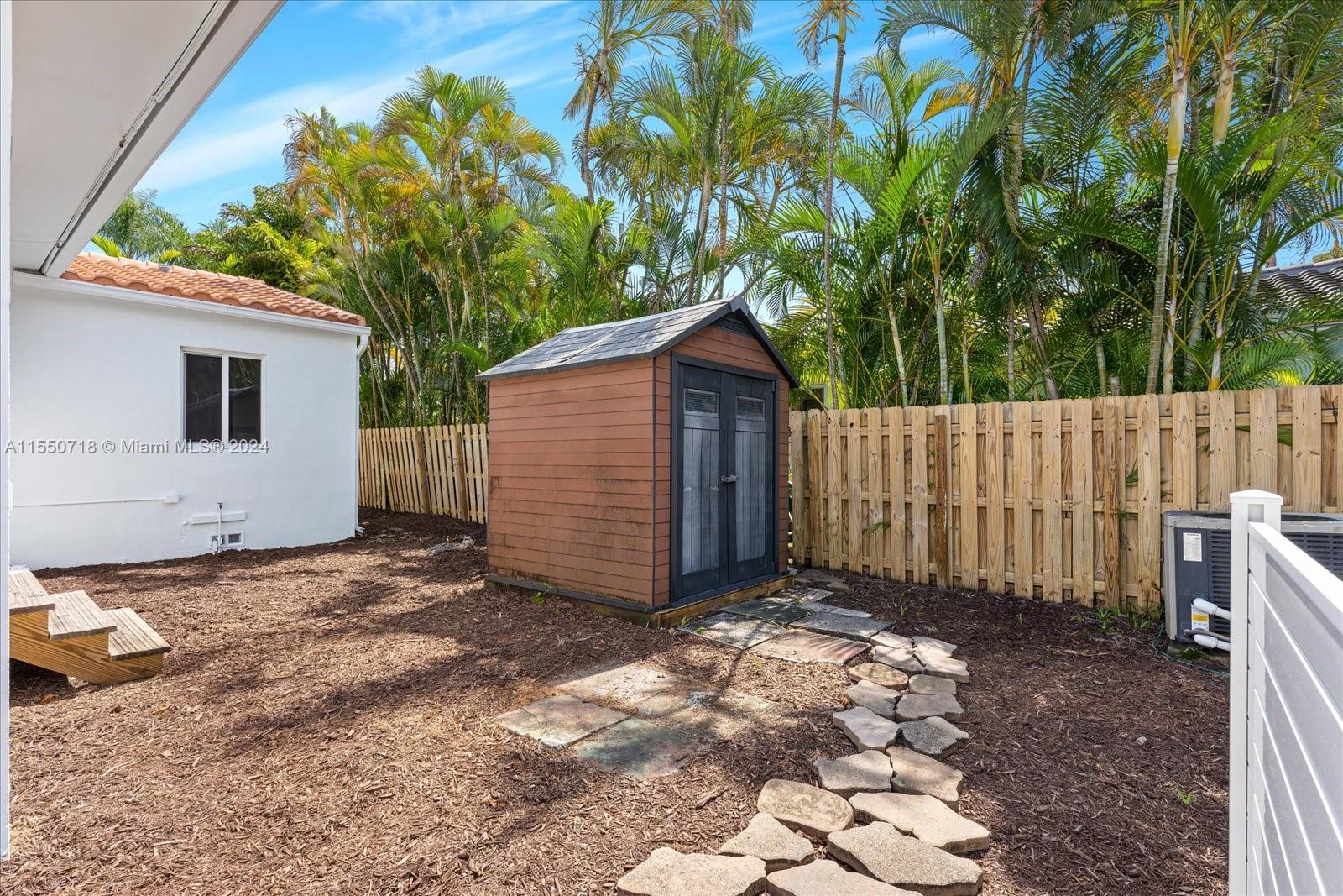 HOLMBERG & MC KEES - Residential Lease