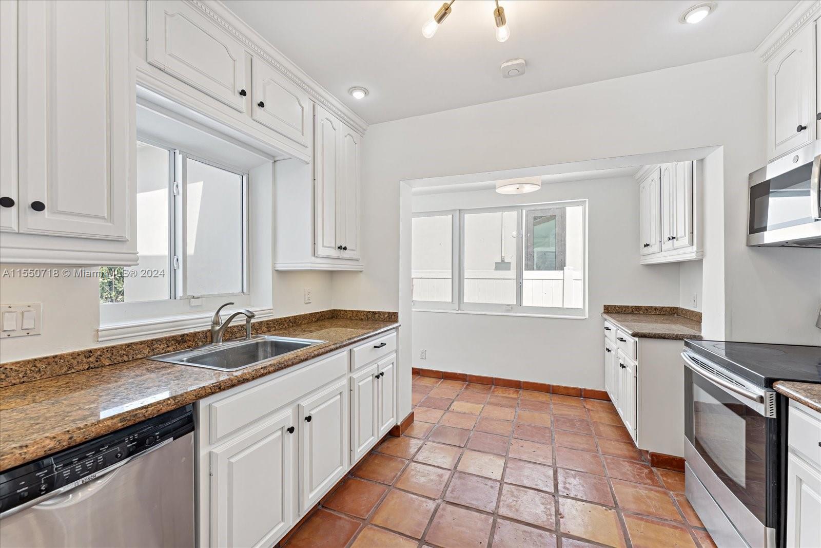 HOLMBERG & MC KEES - Residential Lease