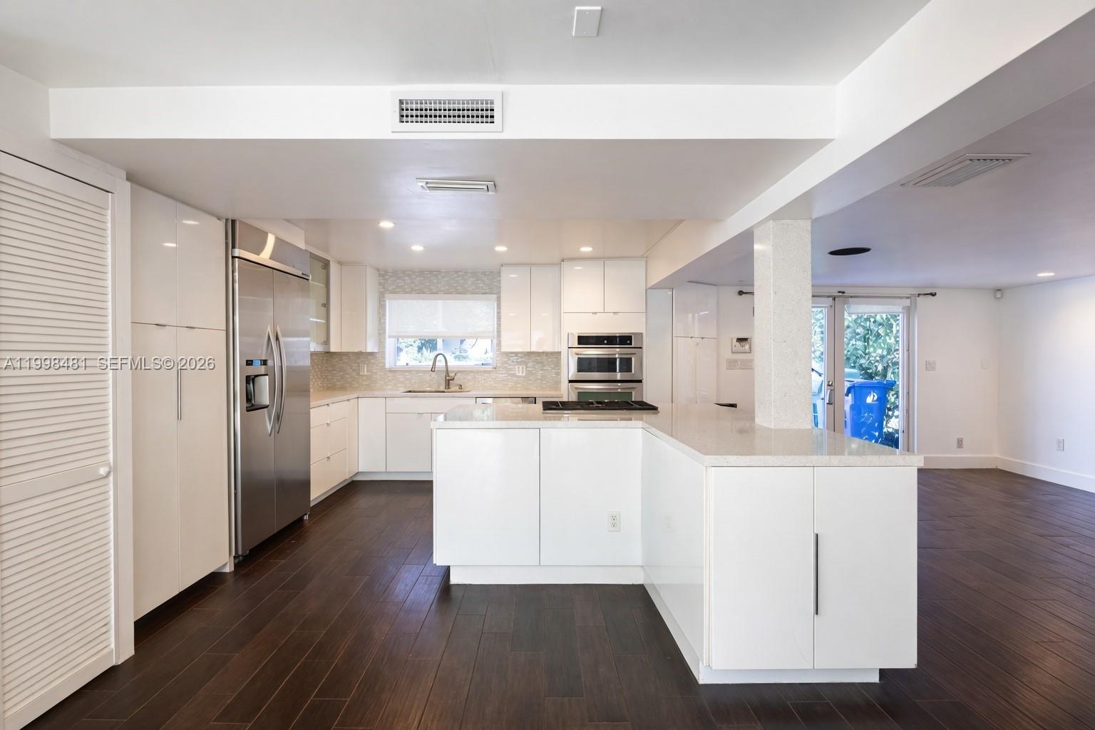 LAUDERDALE ISLES NO 2-BLK - Residential Lease