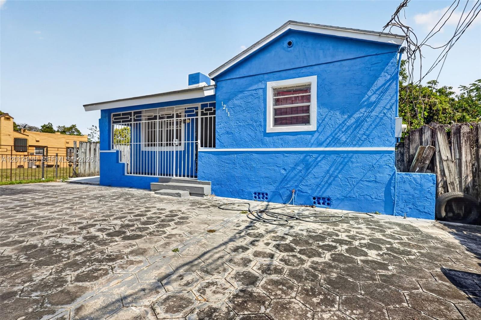 N MIAMI ESTATES - Residential