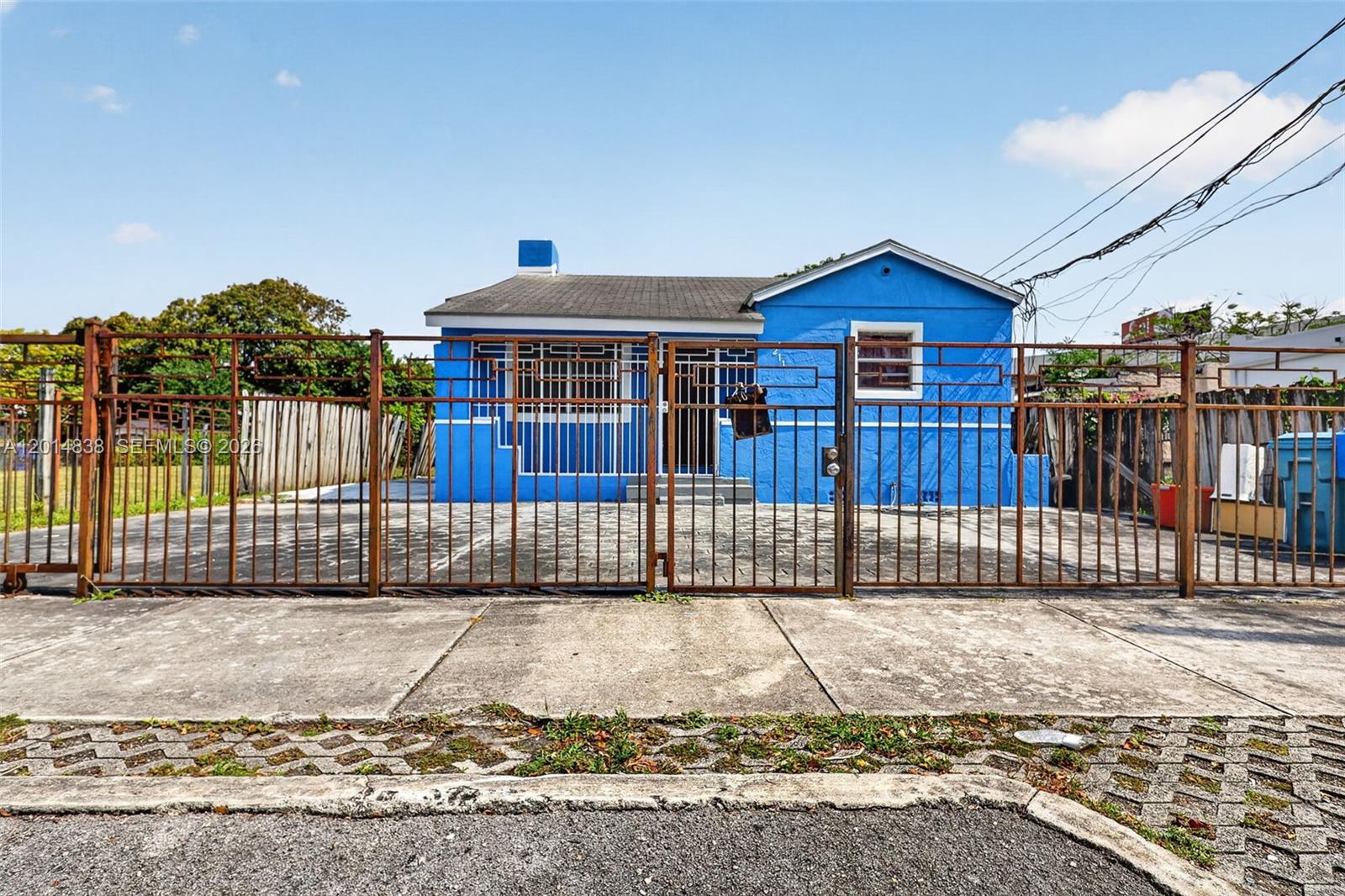 N MIAMI ESTATES - Residential