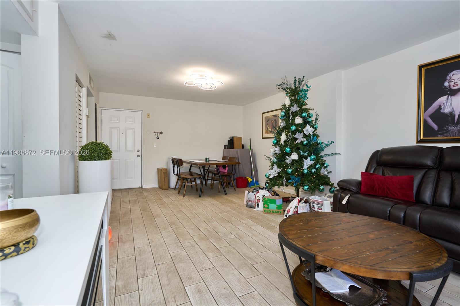 SAGA BAY GARDENS CONDO - Residential