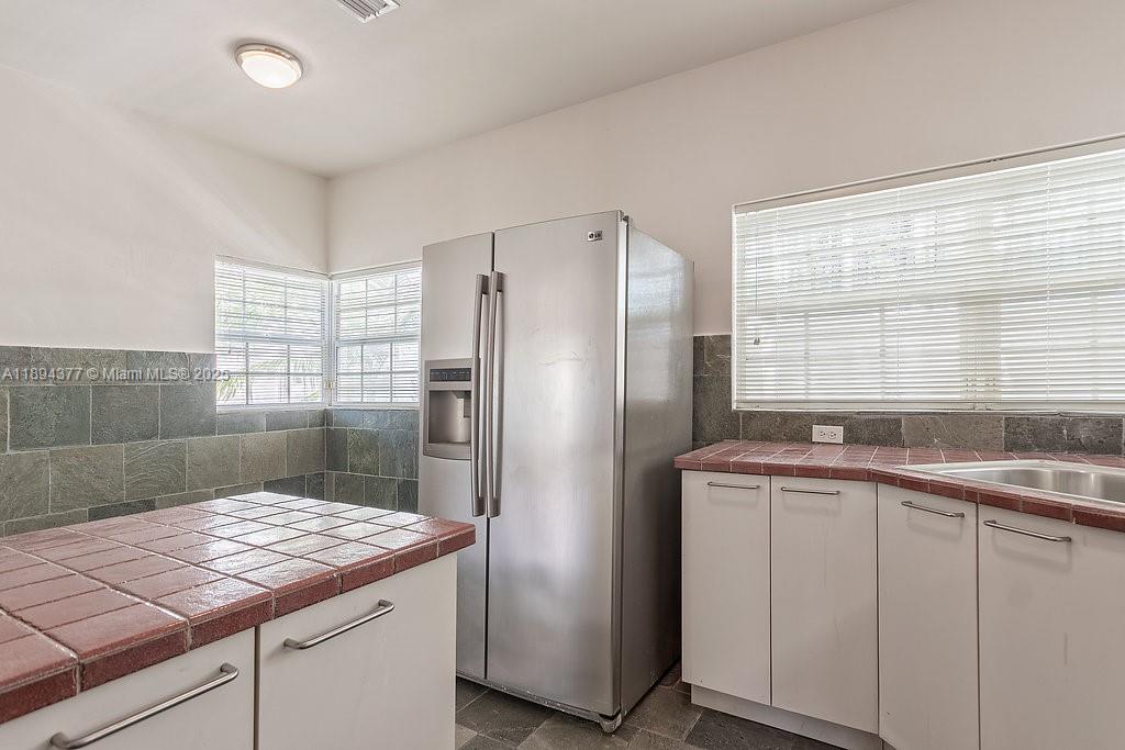 C GAB DOUGLAS SEC - Residential Lease