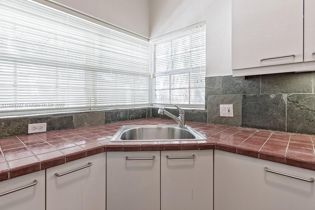 C GAB DOUGLAS SEC - Residential Lease