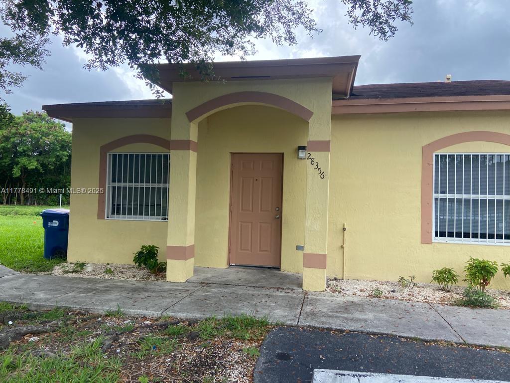 Rental Property at 28356 Sw 141st Pl 28356, Homestead, Miami-Dade County, Florida - Bedrooms: 3 
Bathrooms: 2  - $2,400 MO.