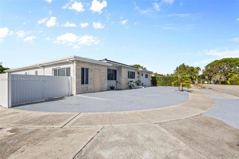 9365 SW 44th St Miami FL 33165