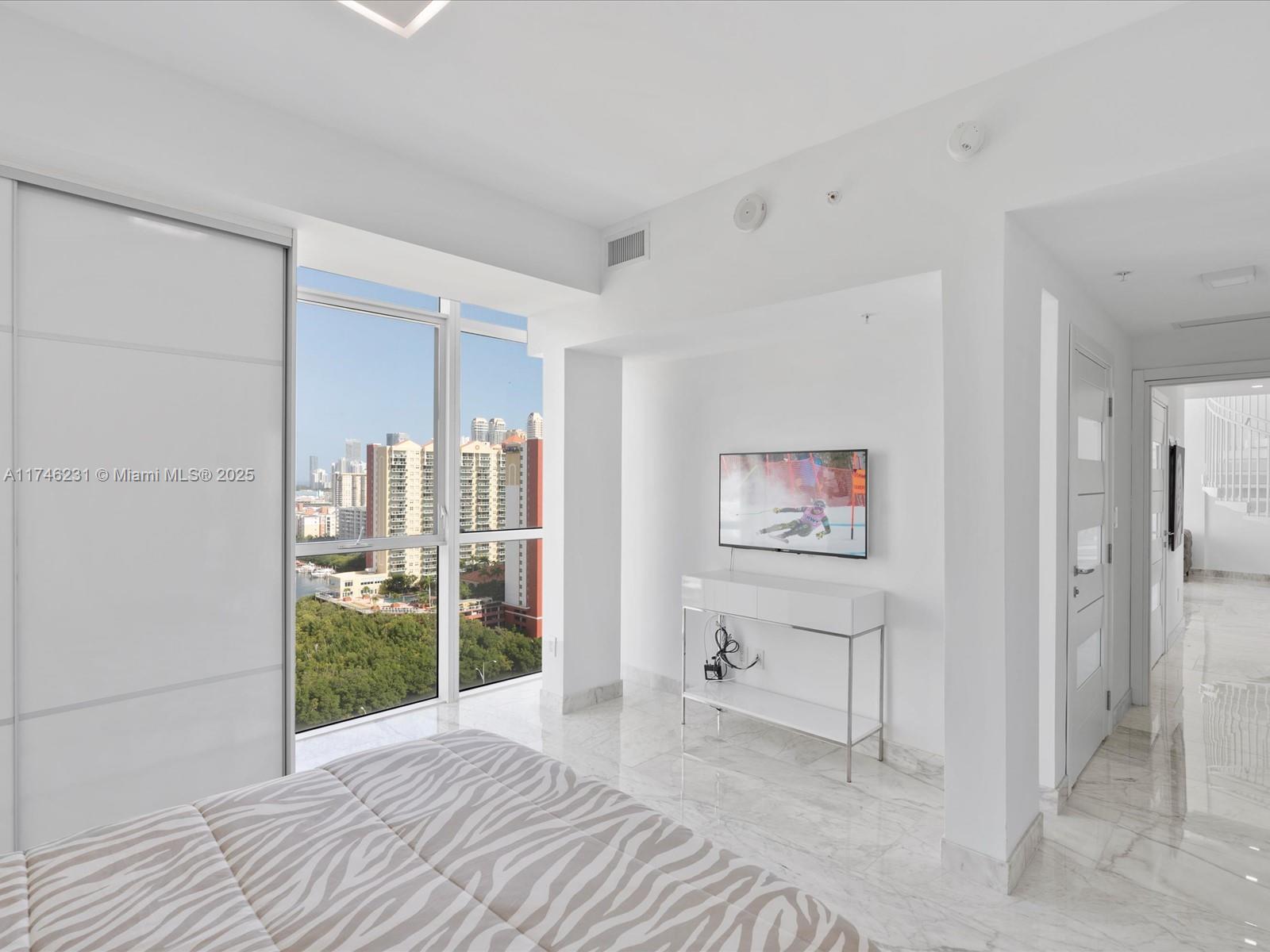 400 SUNNY ISLES CONDO WES - Residential