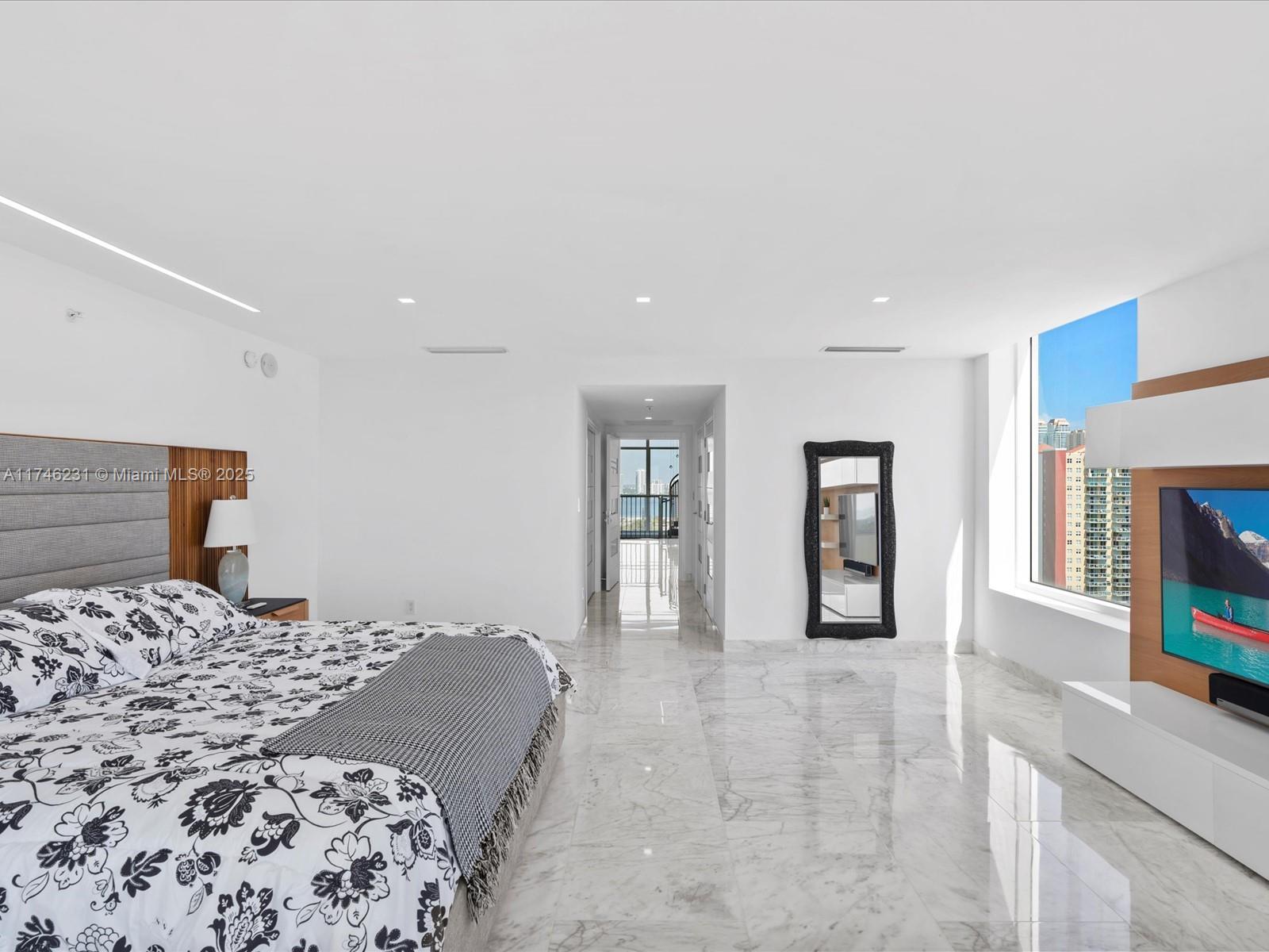 400 SUNNY ISLES CONDO WES - Residential