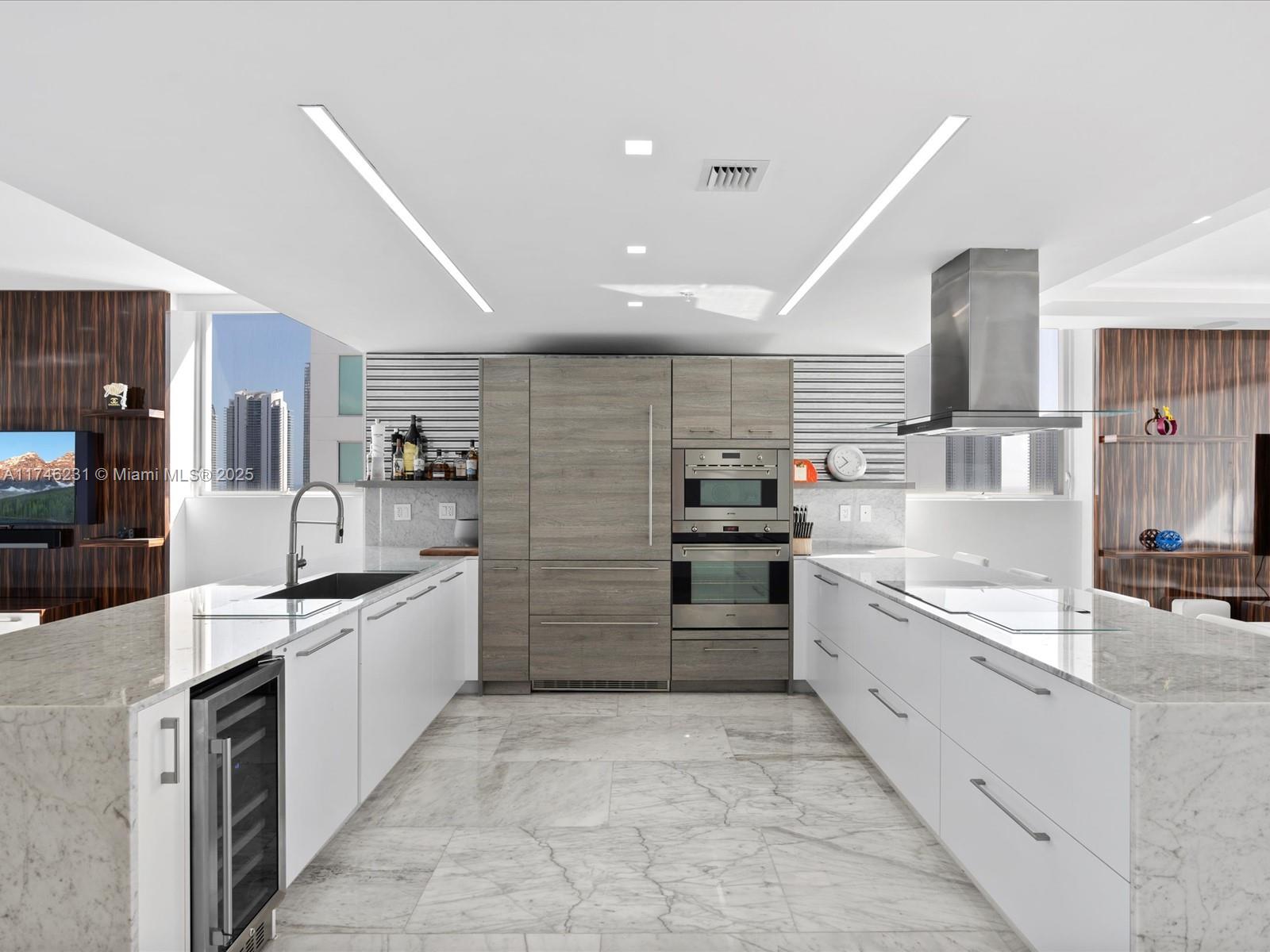 400 SUNNY ISLES CONDO WES - Residential
