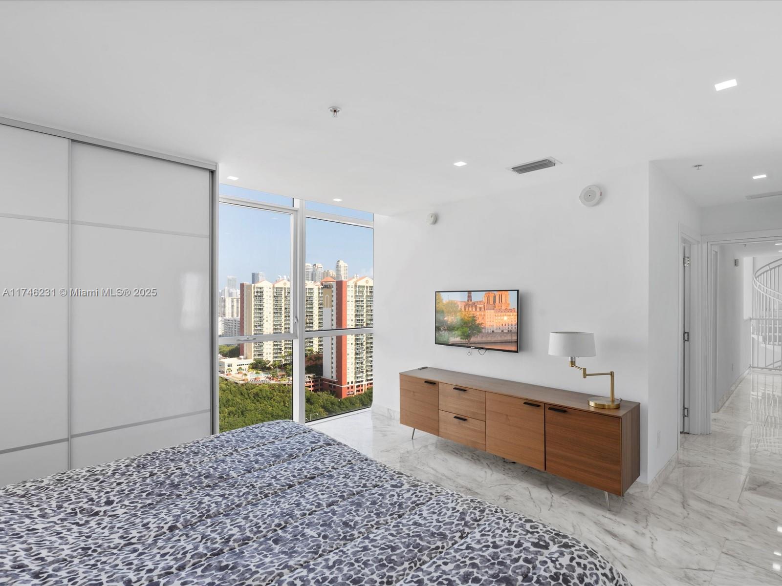 400 SUNNY ISLES CONDO WES - Residential