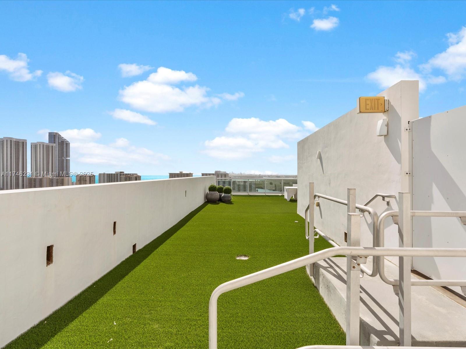 400 SUNNY ISLES CONDO WES - Residential