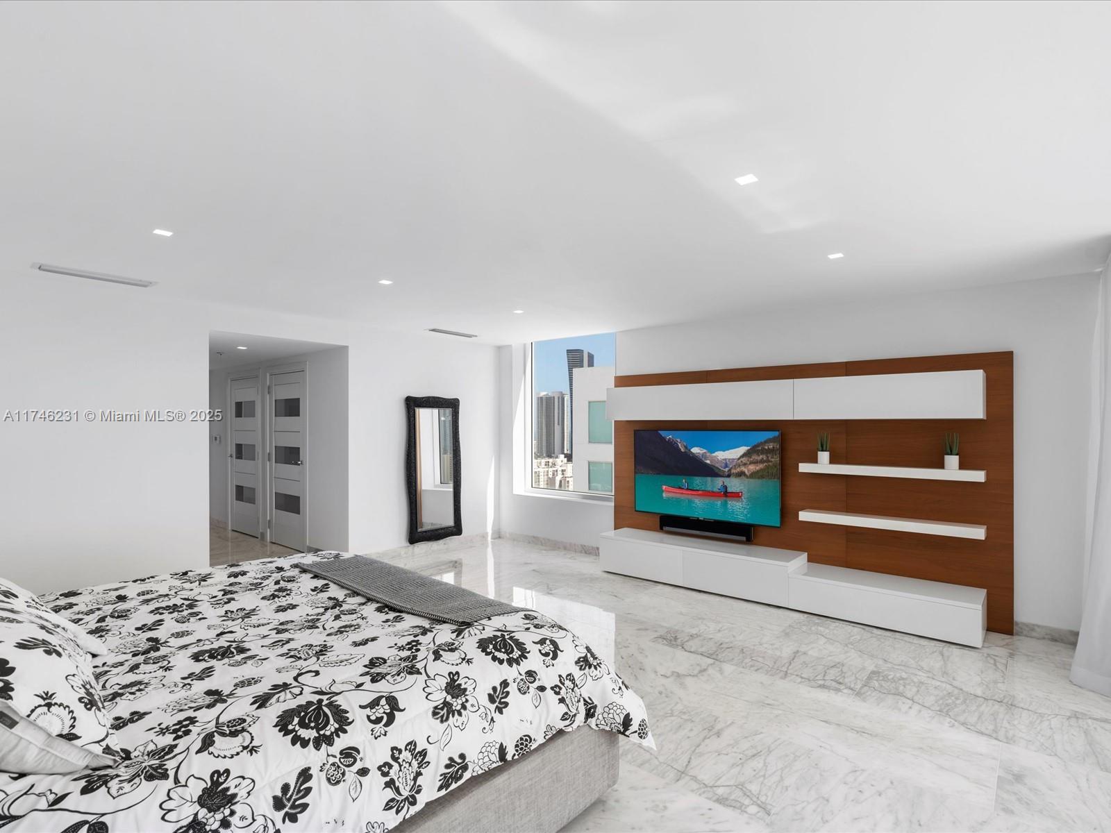 400 SUNNY ISLES CONDO WES - Residential