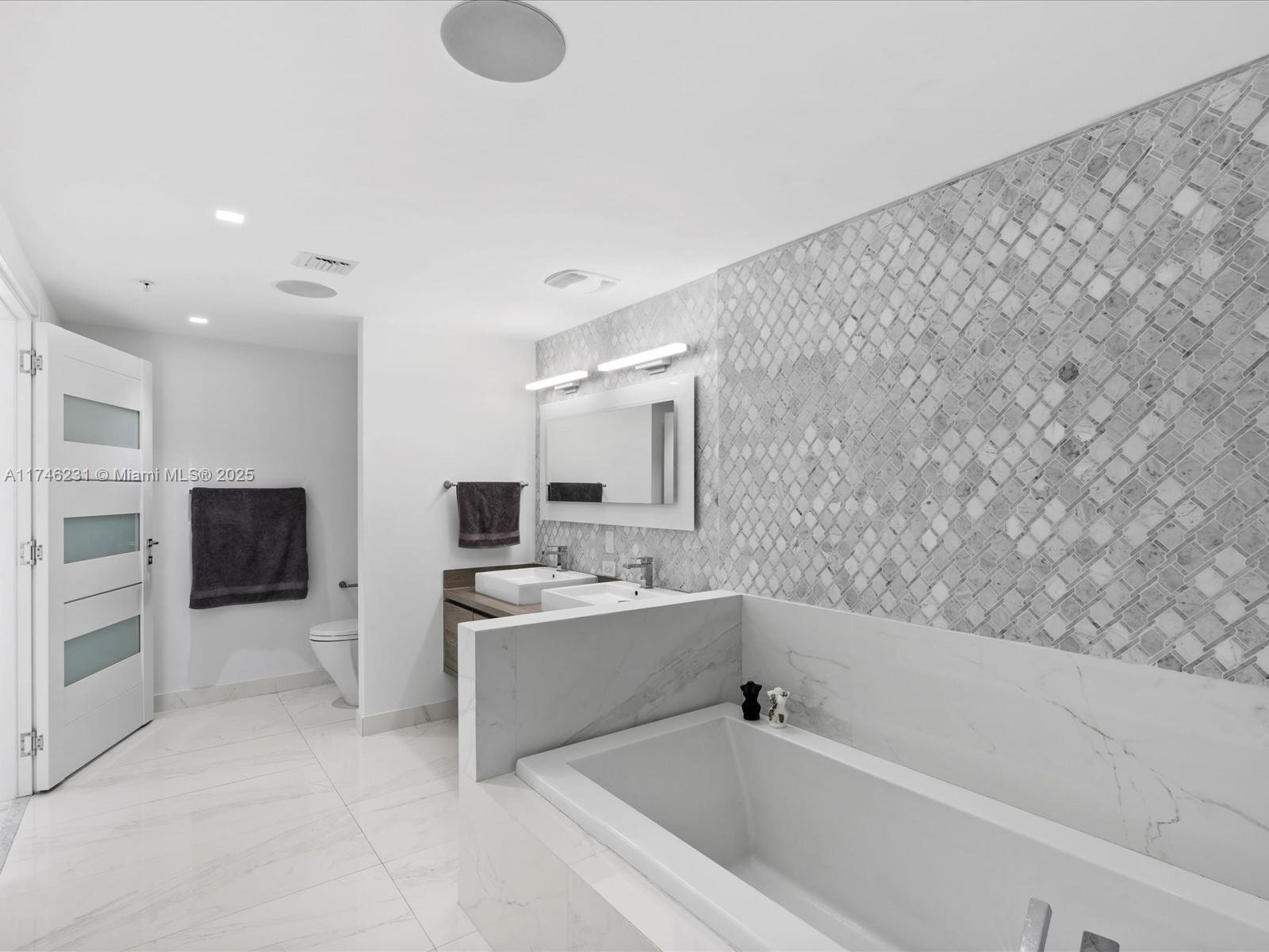 400 SUNNY ISLES CONDO WES - Residential