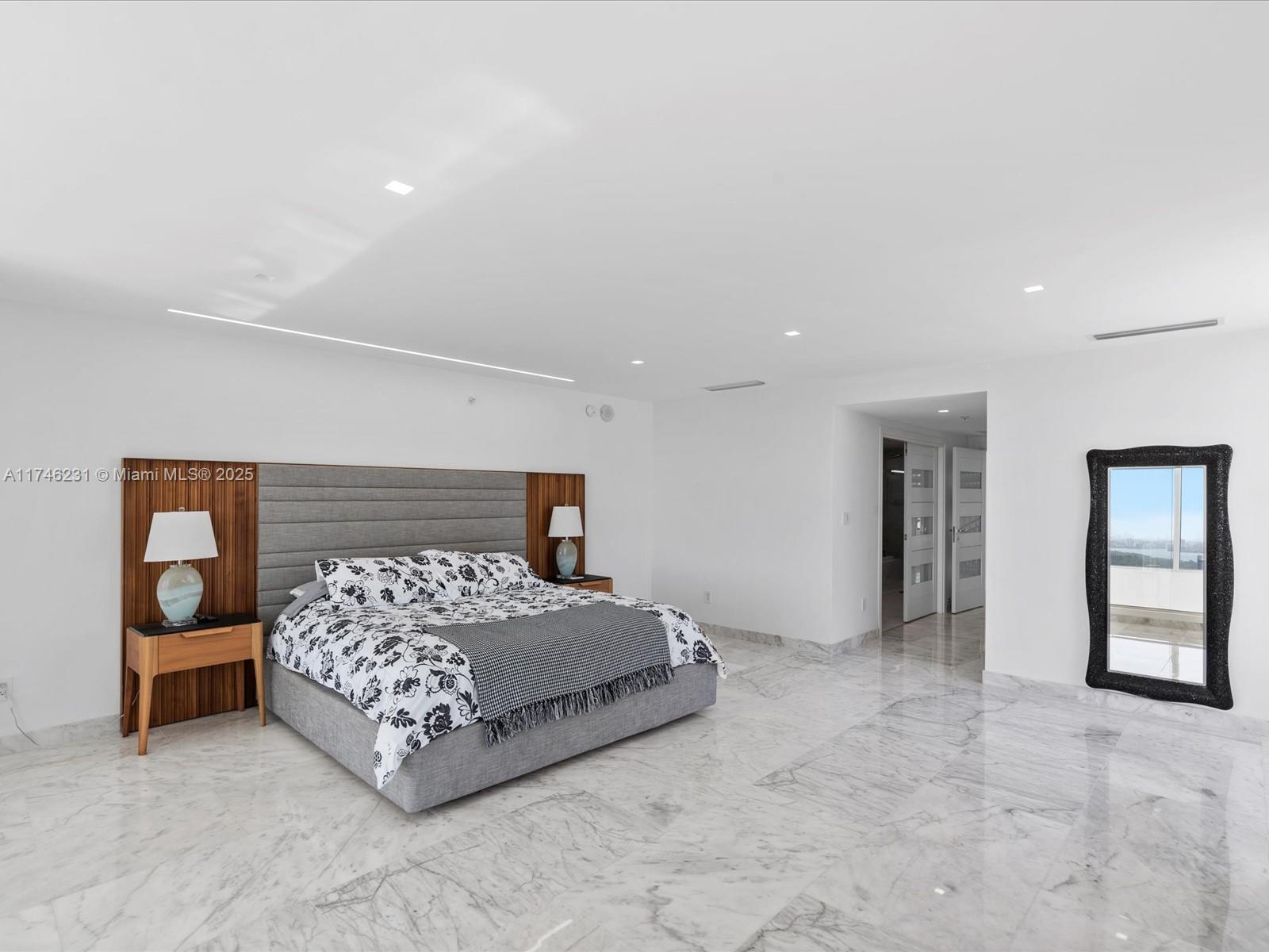 400 SUNNY ISLES CONDO WES - Residential