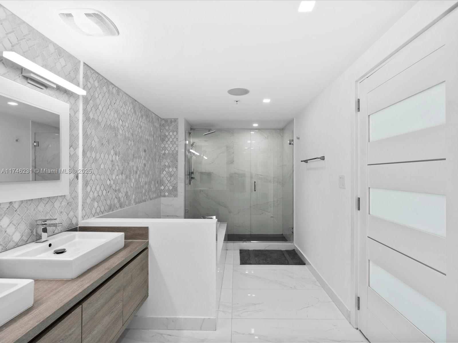 400 SUNNY ISLES CONDO WES - Residential