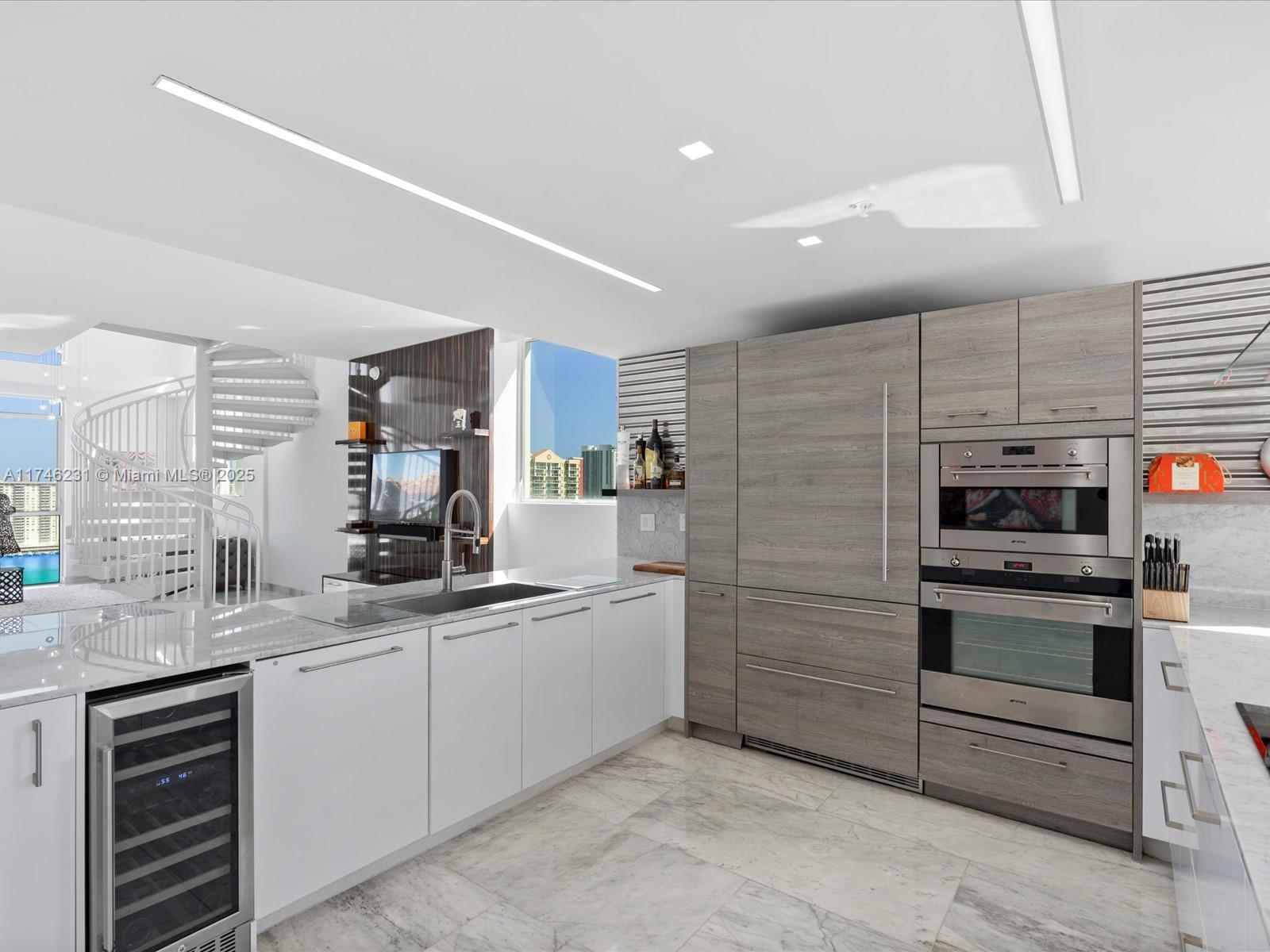 400 SUNNY ISLES CONDO WES - Residential