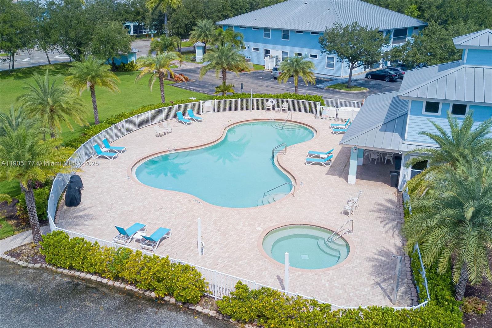 PINE KEY RESORT - Residential