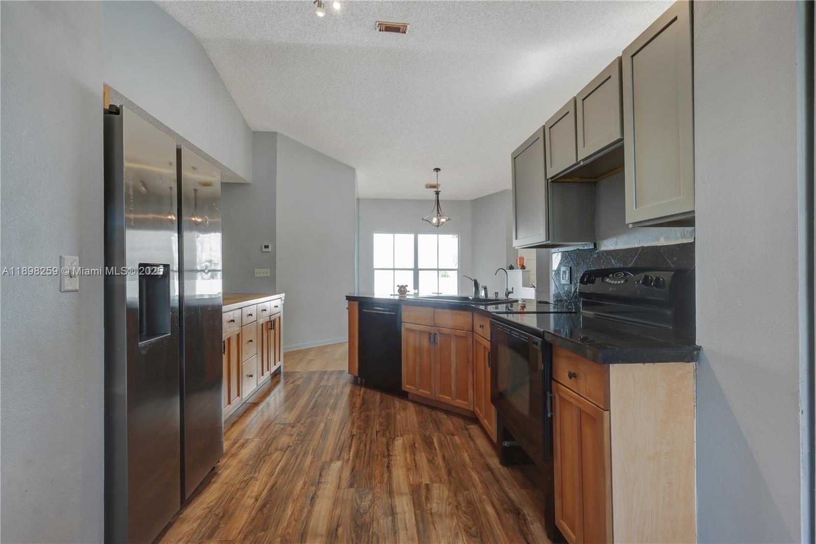 CHAPEL TRAIL REPLAT - Residential