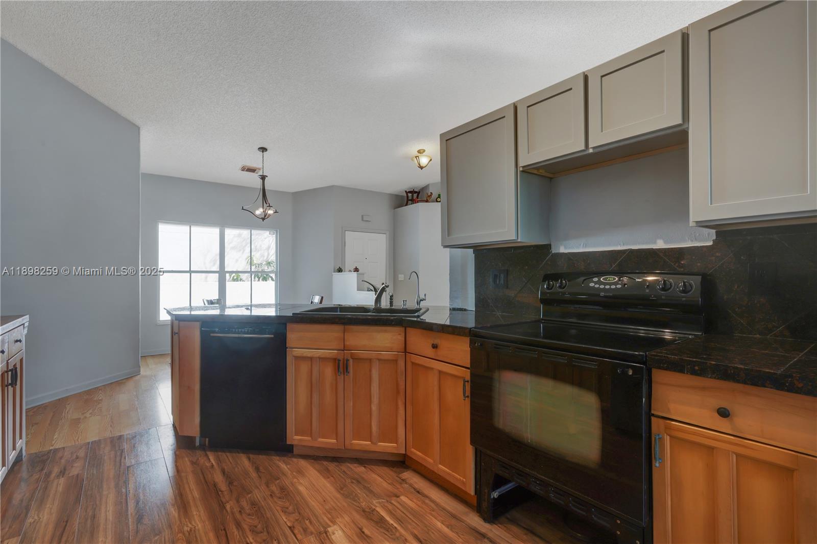 CHAPEL TRAIL REPLAT - Residential