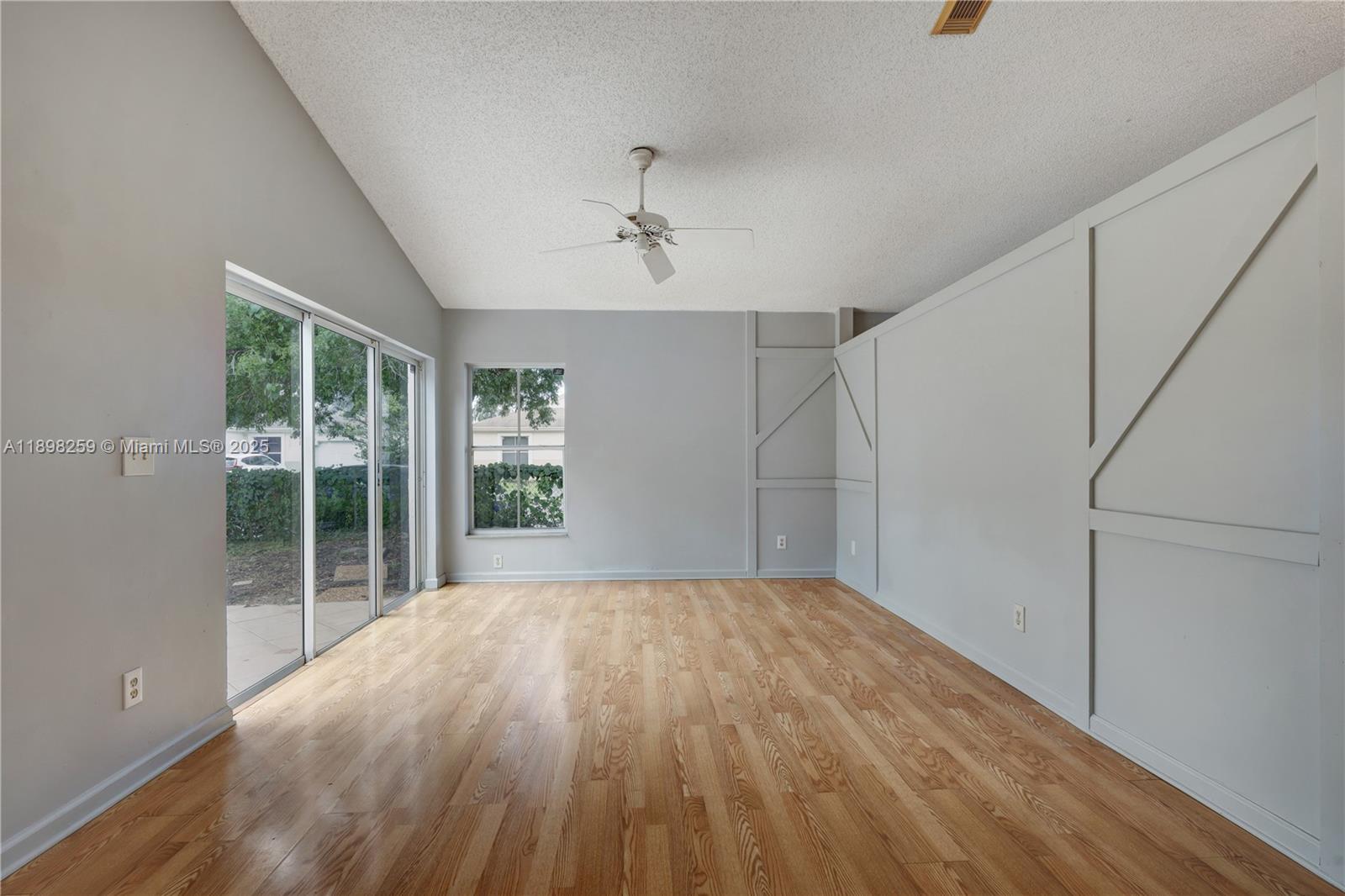 CHAPEL TRAIL REPLAT - Residential
