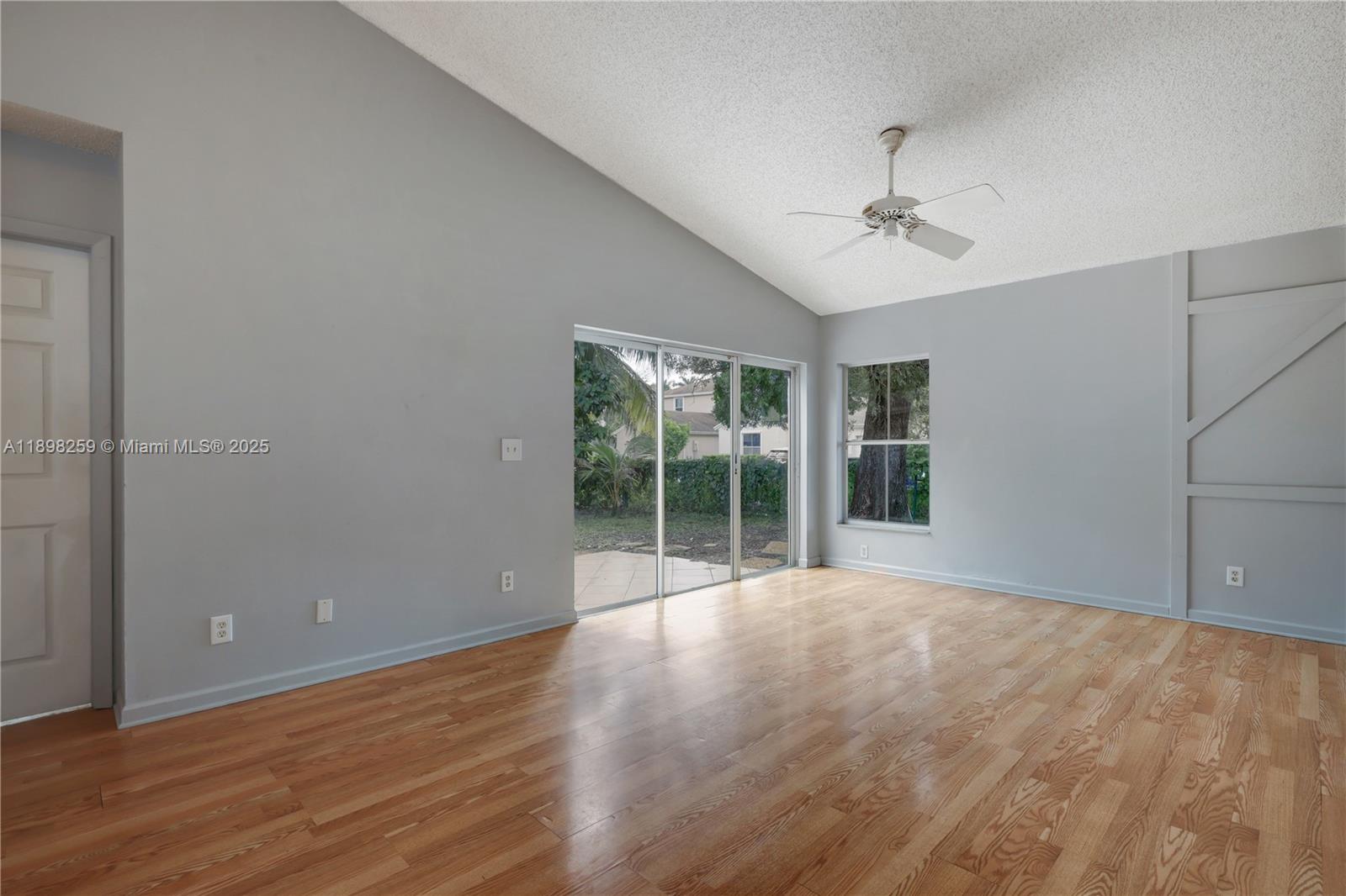 CHAPEL TRAIL REPLAT - Residential