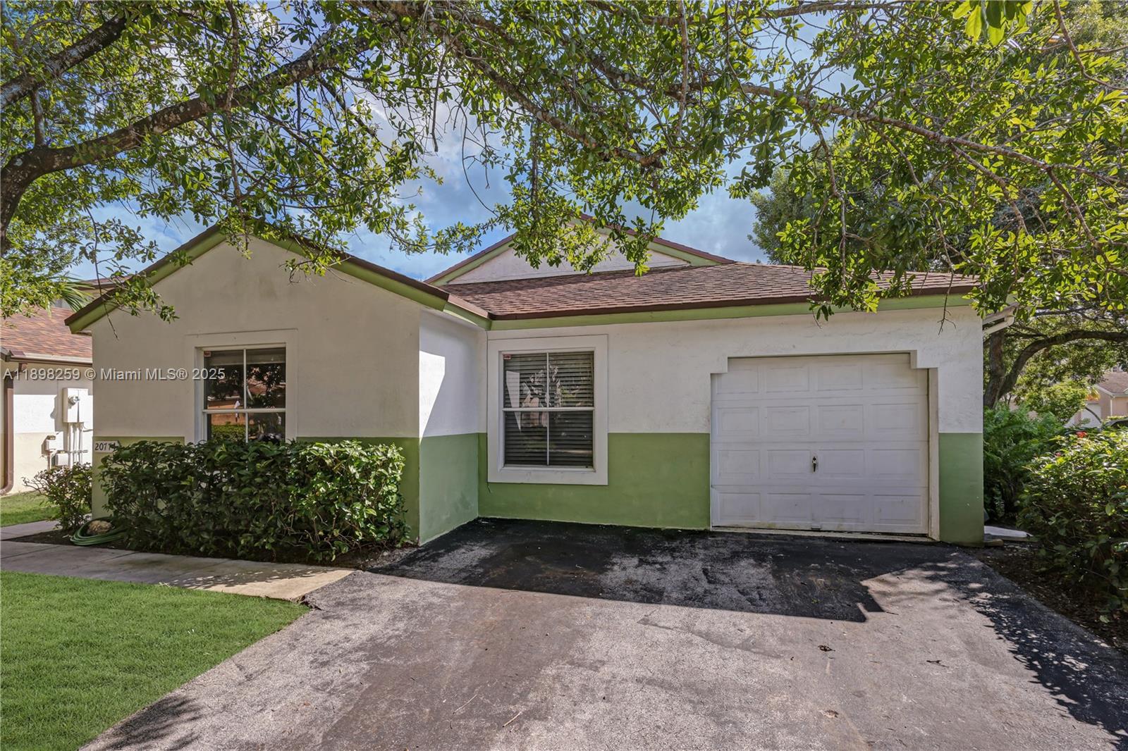 CHAPEL TRAIL REPLAT - Residential