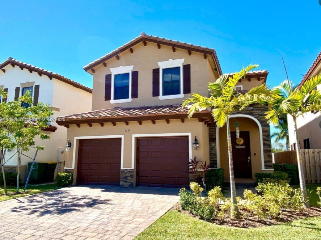 Beautiful Single family home at Barbados Community. with 5 bed/ 3bath, features wood floor on the 2nd level and titles on the first floor. The kitchen has granite counter tops.
This home has in-law/ Nexten with its own bathroom and private entrance. Complete smart home system .